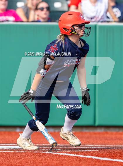 Thumbnail 3 in Bayport-Blue Point vs. MacArthur (NYSPHSAA A Regional LIC) photogallery.