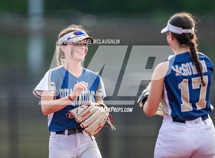 Thumbnail 2 in Bayport-Blue Point vs. MacArthur (NYSPHSAA A Regional LIC) photogallery.