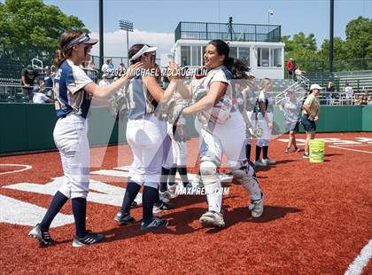 Thumbnail 2 in Bayport-Blue Point vs. MacArthur (NYSPHSAA A Regional LIC) photogallery.