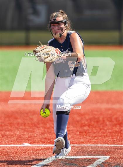 Thumbnail 1 in Bayport-Blue Point vs. MacArthur (NYSPHSAA A Regional LIC) photogallery.