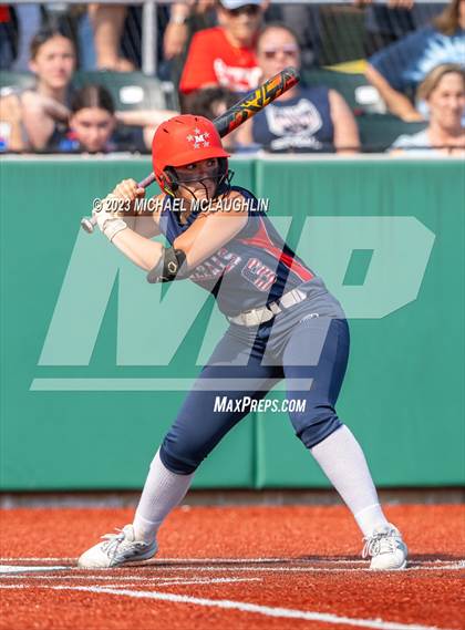 Thumbnail 1 in Bayport-Blue Point vs. MacArthur (NYSPHSAA A Regional LIC) photogallery.