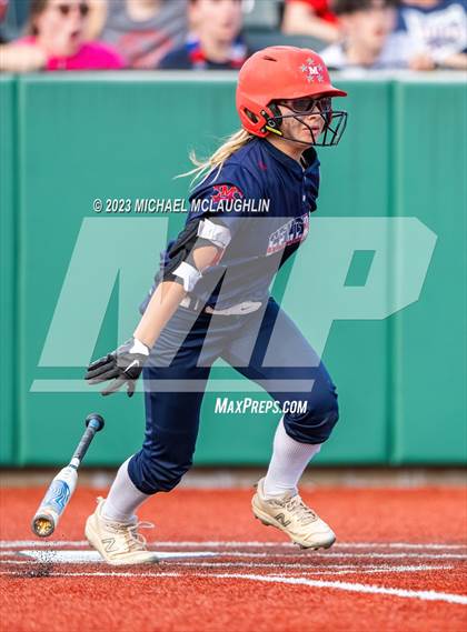 Thumbnail 1 in Bayport-Blue Point vs. MacArthur (NYSPHSAA A Regional LIC) photogallery.
