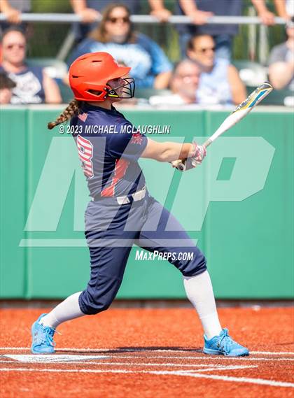 Thumbnail 3 in Bayport-Blue Point vs. MacArthur (NYSPHSAA A Regional LIC) photogallery.