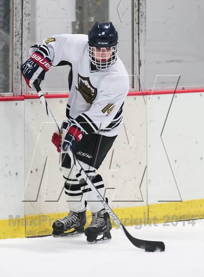 Thumbnail 2 in Chaminade vs Vianney photogallery.