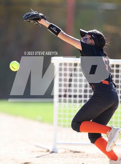 Thumbnail 3 in Erie vs. Fruita Monument (CHSAA 5A Semifinal) photogallery.