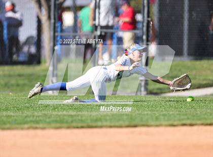 Thumbnail 3 in Erie vs. Fruita Monument (CHSAA 5A Semifinal) photogallery.