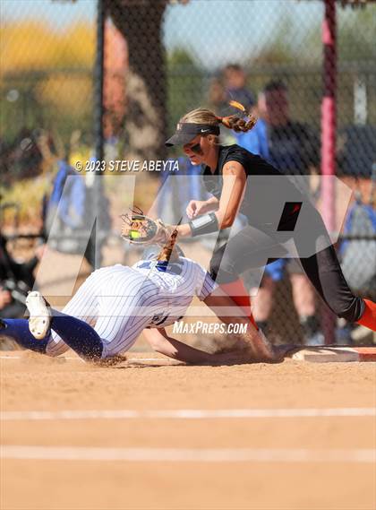Thumbnail 2 in Erie vs. Fruita Monument (CHSAA 5A Semifinal) photogallery.