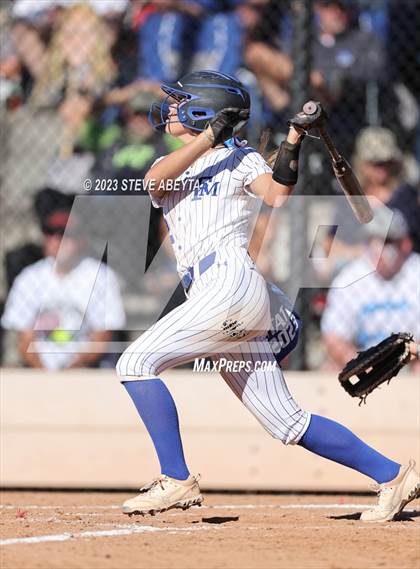 Thumbnail 1 in Erie vs. Fruita Monument (CHSAA 5A Semifinal) photogallery.