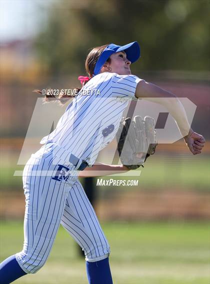 Thumbnail 2 in Erie vs. Fruita Monument (CHSAA 5A Semifinal) photogallery.