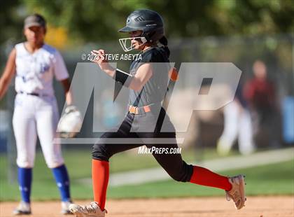 Thumbnail 2 in Erie vs. Fruita Monument (CHSAA 5A Semifinal) photogallery.