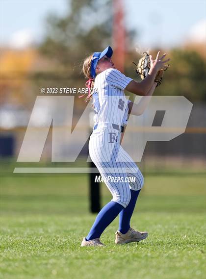 Thumbnail 1 in Erie vs. Fruita Monument (CHSAA 5A Semifinal) photogallery.