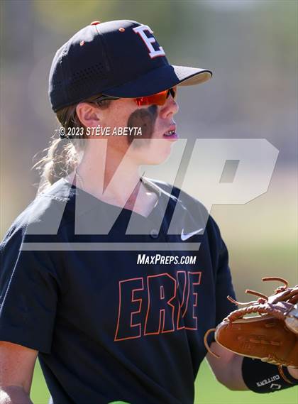 Thumbnail 1 in Erie vs. Fruita Monument (CHSAA 5A Semifinal) photogallery.