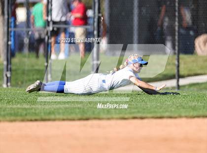 Thumbnail 3 in Erie vs. Fruita Monument (CHSAA 5A Semifinal) photogallery.