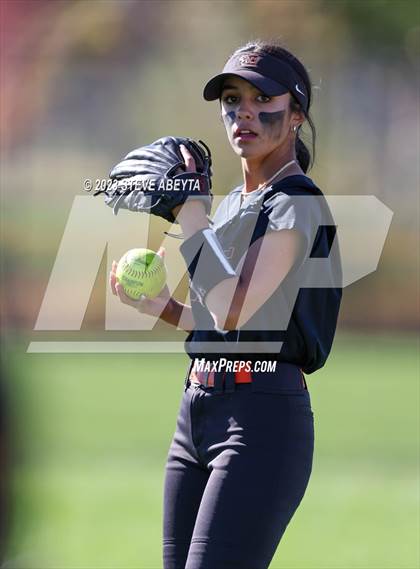Thumbnail 2 in Erie vs. Fruita Monument (CHSAA 5A Semifinal) photogallery.