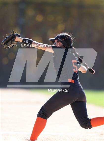 Thumbnail 1 in Erie vs. Fruita Monument (CHSAA 5A Semifinal) photogallery.