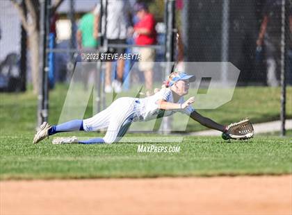 Thumbnail 1 in Erie vs. Fruita Monument (CHSAA 5A Semifinal) photogallery.