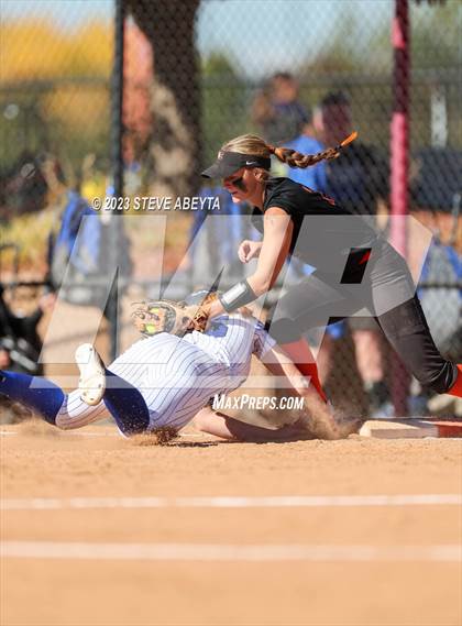 Thumbnail 3 in Erie vs. Fruita Monument (CHSAA 5A Semifinal) photogallery.