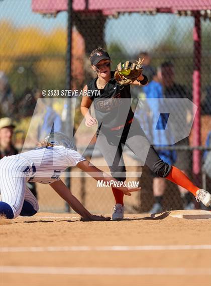 Thumbnail 3 in Erie vs. Fruita Monument (CHSAA 5A Semifinal) photogallery.