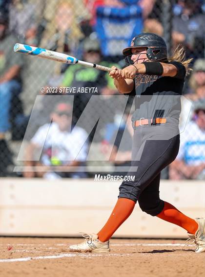 Thumbnail 3 in Erie vs. Fruita Monument (CHSAA 5A Semifinal) photogallery.