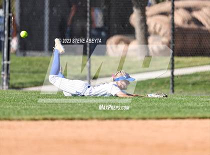 Thumbnail 3 in Erie vs. Fruita Monument (CHSAA 5A Semifinal) photogallery.