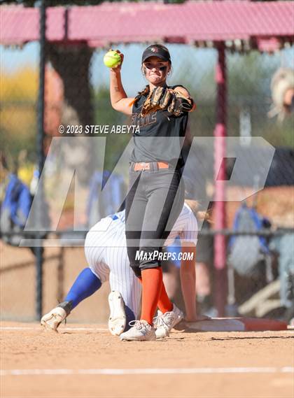 Thumbnail 2 in Erie vs. Fruita Monument (CHSAA 5A Semifinal) photogallery.