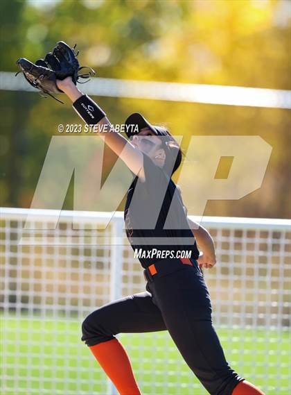 Thumbnail 3 in Erie vs. Fruita Monument (CHSAA 5A Semifinal) photogallery.