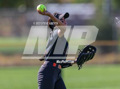 Thumbnail 2 in Erie vs. Fruita Monument (CHSAA 5A Semifinal) photogallery.