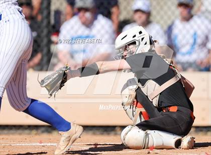 Thumbnail 1 in Erie vs. Fruita Monument (CHSAA 5A Semifinal) photogallery.