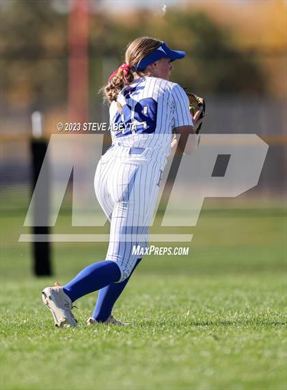 Thumbnail 2 in Erie vs. Fruita Monument (CHSAA 5A Semifinal) photogallery.