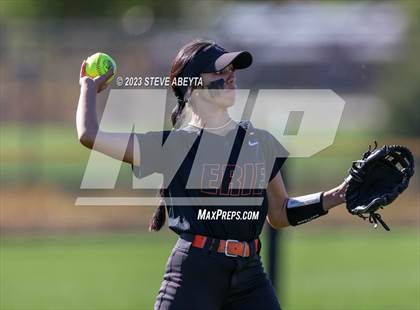 Thumbnail 3 in Erie vs. Fruita Monument (CHSAA 5A Semifinal) photogallery.