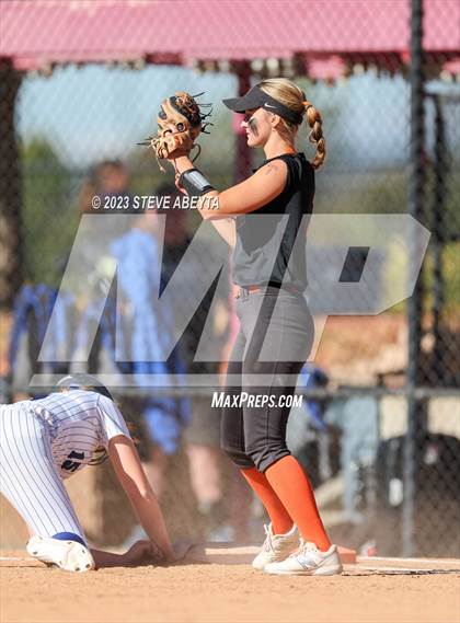 Thumbnail 1 in Erie vs. Fruita Monument (CHSAA 5A Semifinal) photogallery.
