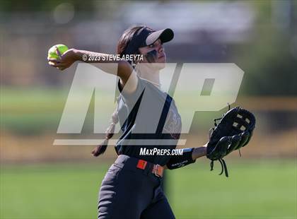 Thumbnail 1 in Erie vs. Fruita Monument (CHSAA 5A Semifinal) photogallery.