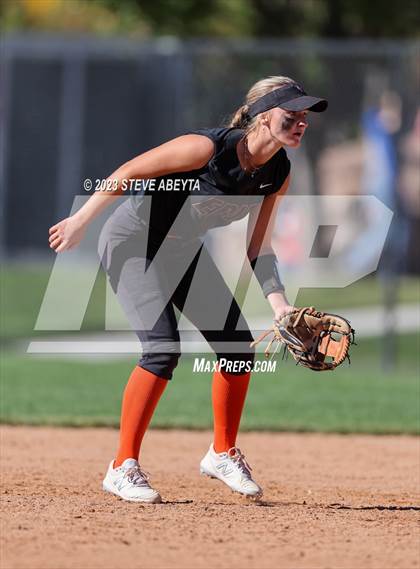 Thumbnail 3 in Erie vs. Fruita Monument (CHSAA 5A Semifinal) photogallery.