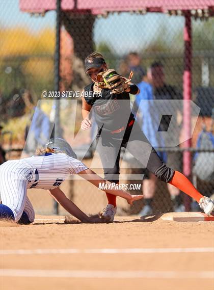 Thumbnail 1 in Erie vs. Fruita Monument (CHSAA 5A Semifinal) photogallery.
