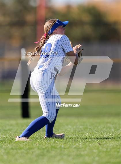 Thumbnail 1 in Erie vs. Fruita Monument (CHSAA 5A Semifinal) photogallery.