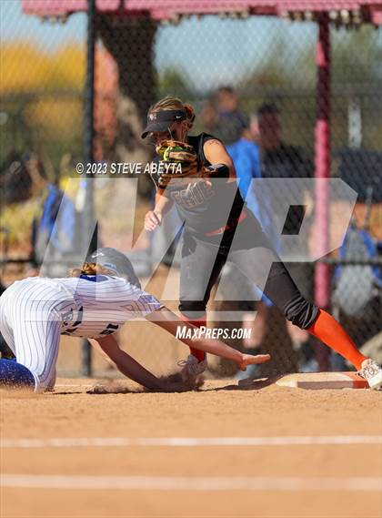 Thumbnail 2 in Erie vs. Fruita Monument (CHSAA 5A Semifinal) photogallery.