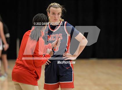 Thumbnail 2 in Miami Country Day vs. Bixby (NIKE Tournament of Champions) photogallery.