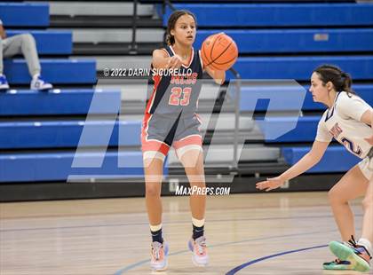Thumbnail 3 in Miami Country Day vs. Bixby (NIKE Tournament of Champions) photogallery.