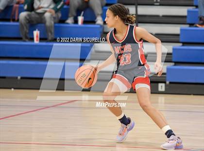 Thumbnail 3 in Miami Country Day vs. Bixby (NIKE Tournament of Champions) photogallery.