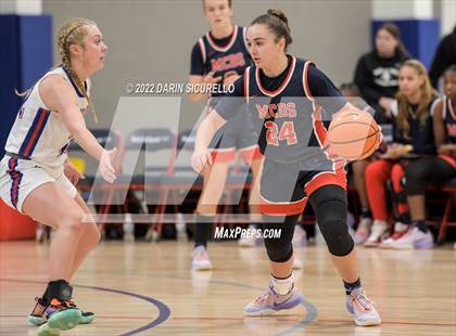 Thumbnail 1 in Miami Country Day vs. Bixby (NIKE Tournament of Champions) photogallery.
