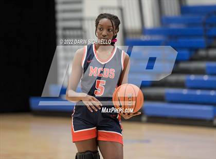 Thumbnail 3 in Miami Country Day vs. Bixby (NIKE Tournament of Champions) photogallery.