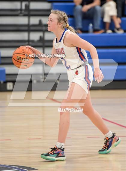 Thumbnail 3 in Miami Country Day vs. Bixby (NIKE Tournament of Champions) photogallery.