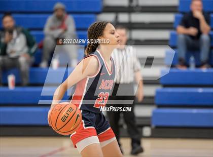 Thumbnail 1 in Miami Country Day vs. Bixby (NIKE Tournament of Champions) photogallery.