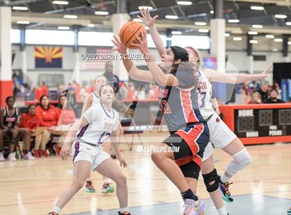 Thumbnail 3 in Miami Country Day vs. Bixby (NIKE Tournament of Champions) photogallery.