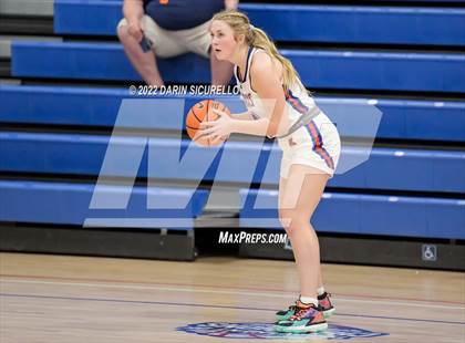 Thumbnail 1 in Miami Country Day vs. Bixby (NIKE Tournament of Champions) photogallery.