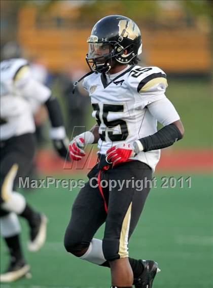 Thumbnail 1 in Carmel vs. Warren Central (IHSAA 5A Sectional Final) photogallery.