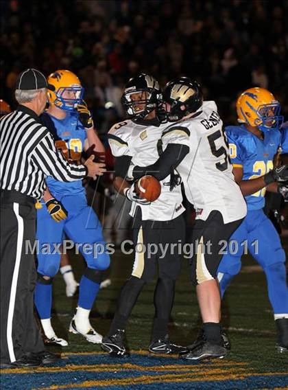 Thumbnail 1 in Carmel vs. Warren Central (IHSAA 5A Sectional Final) photogallery.