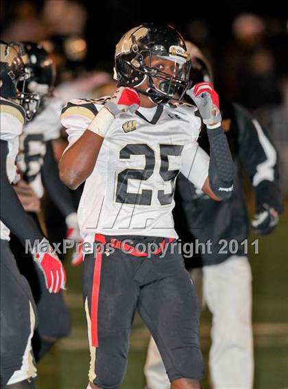 Thumbnail 3 in Carmel vs. Warren Central (IHSAA 5A Sectional Final) photogallery.