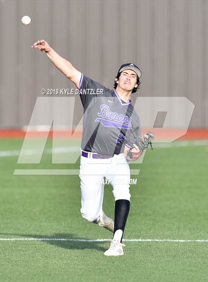 Thumbnail 3 in Bishop Gorman vs St. Mary's Hall (Texas Private School Classic) photogallery.