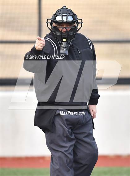 Thumbnail 3 in Bishop Gorman vs St. Mary's Hall (Texas Private School Classic) photogallery.